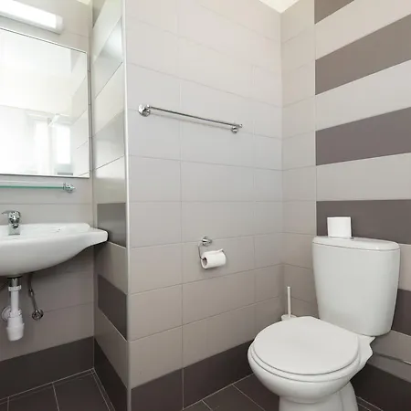 Lägenhetshotell Eligonia 4*
