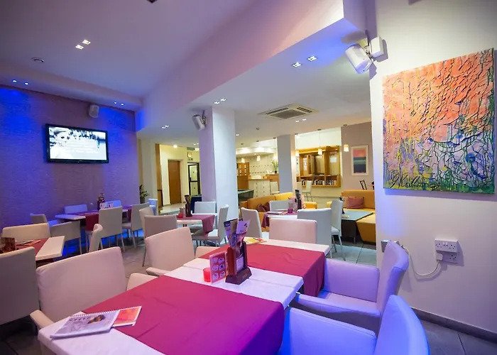 Eligonia Lägenhetshotell 4*