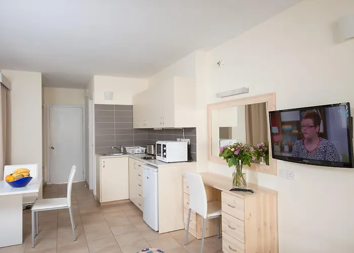 Lägenhetshotell Eligonia 4*