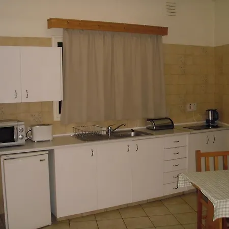 מלון דירות Eligonia 4*